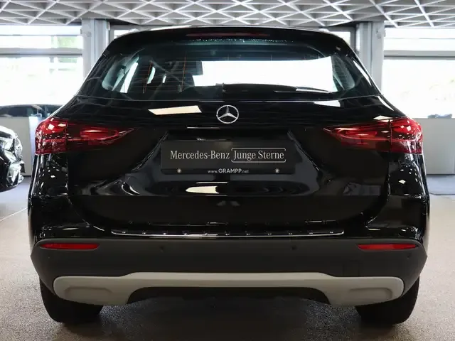 Mercedes-Benz GLA 180