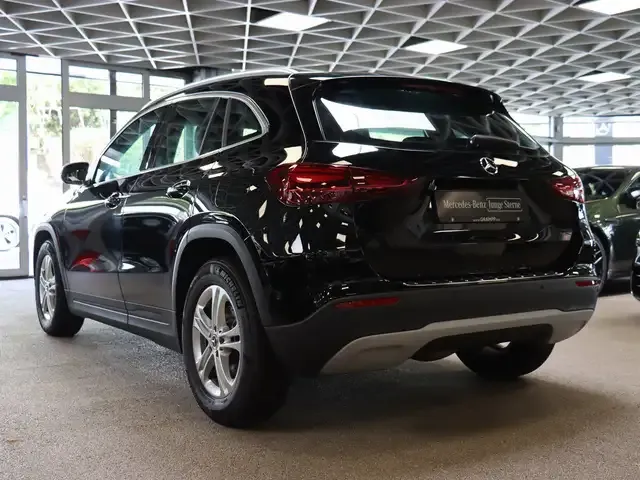 Mercedes-Benz GLA 180