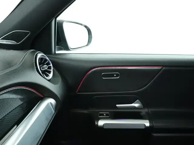 Mercedes-Benz GLB 250