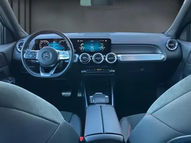 Mercedes-Benz EQB 300