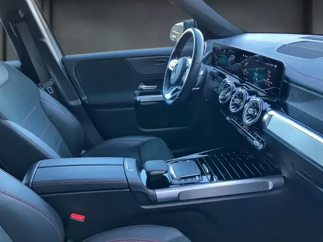 Mercedes-Benz EQB 300