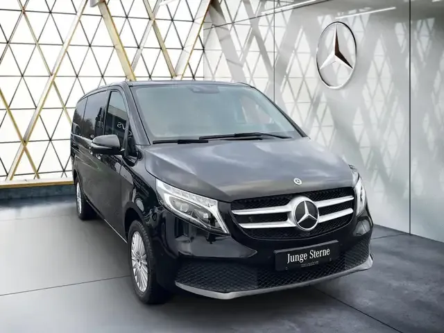 Mercedes-Benz V 220