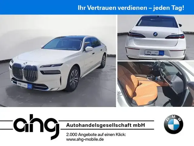 BMW i7