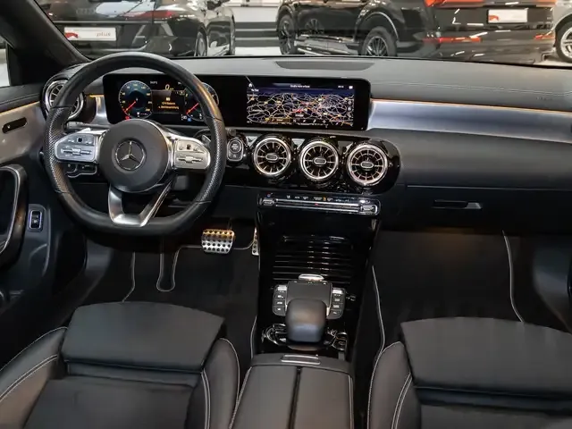 Mercedes-Benz CLA 200