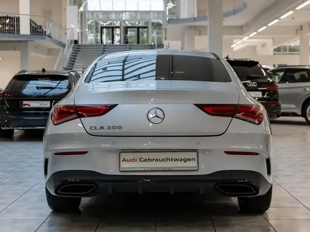 Mercedes-Benz CLA 200