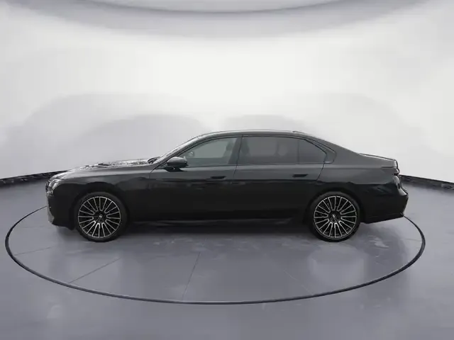 BMW 740
