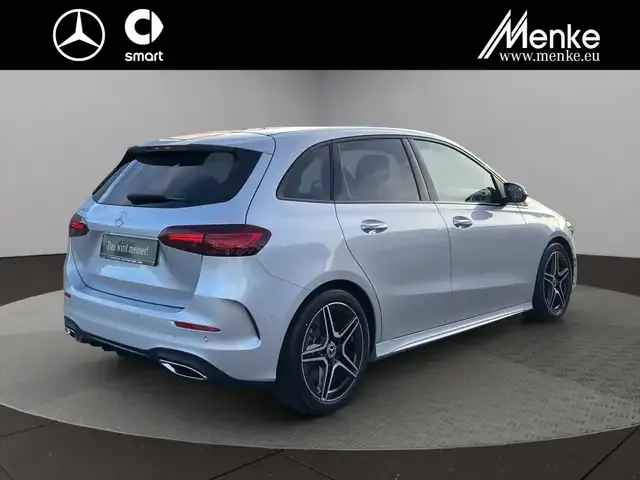 Mercedes-Benz B 220