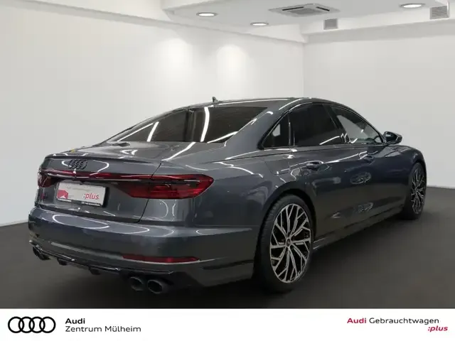 Audi S8