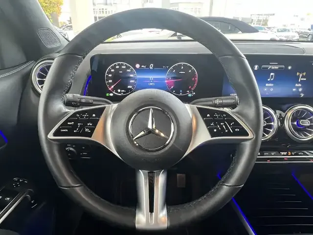 Mercedes-Benz GLB 200