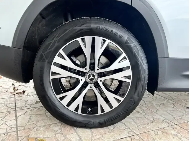 Mercedes-Benz GLB 200