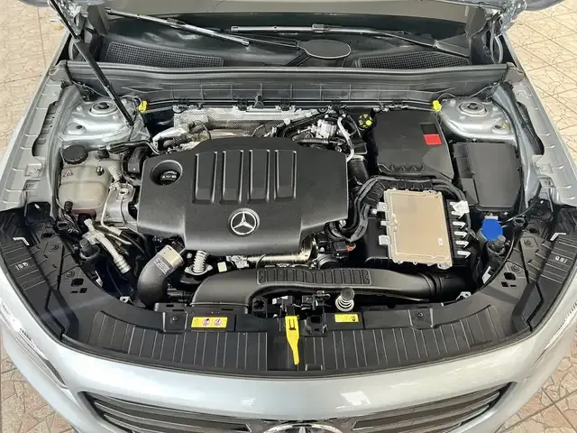 Mercedes-Benz GLB 200