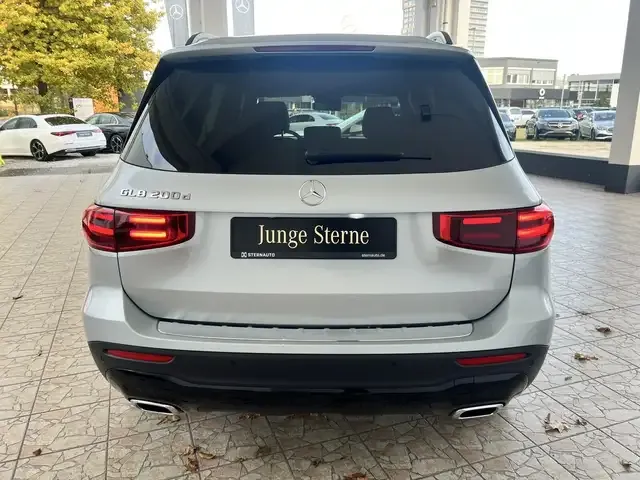 Mercedes-Benz GLB 200