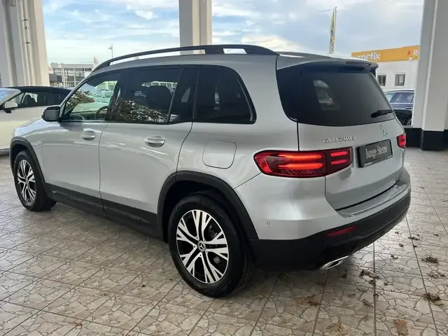 Mercedes-Benz GLB 200