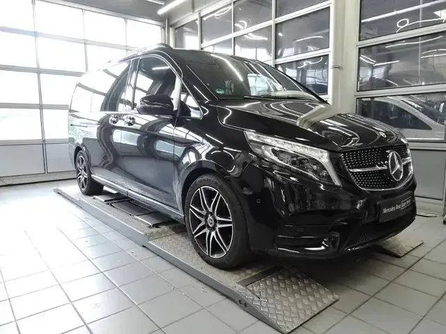 Mercedes-Benz V 250