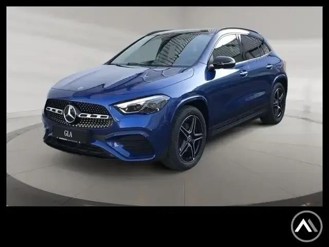 Mercedes-Benz GLA 220