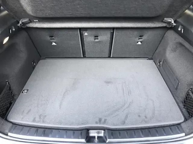 Mercedes-Benz GLA 220