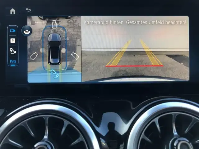 Mercedes-Benz GLA 220