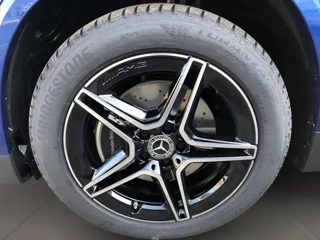 Mercedes-Benz GLA 220