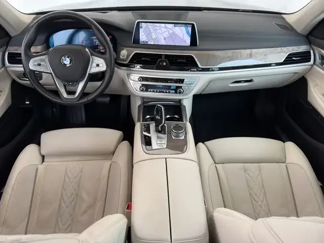 BMW 740