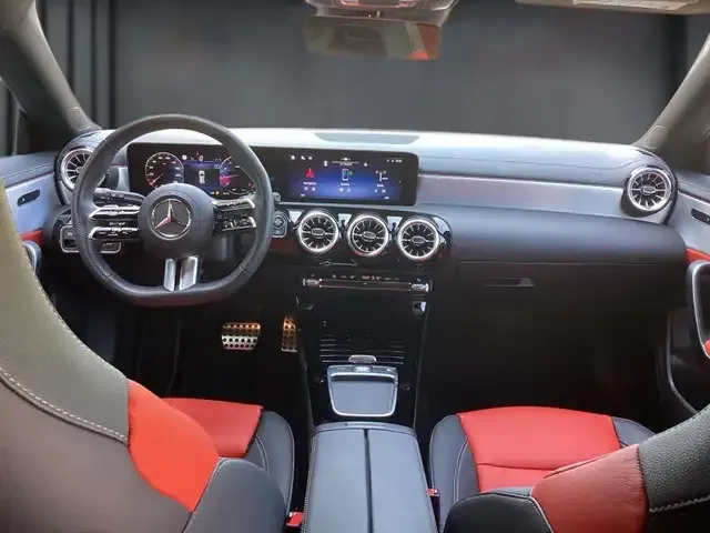 Mercedes-Benz CLA 200