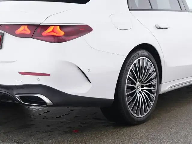 Mercedes-Benz E 200