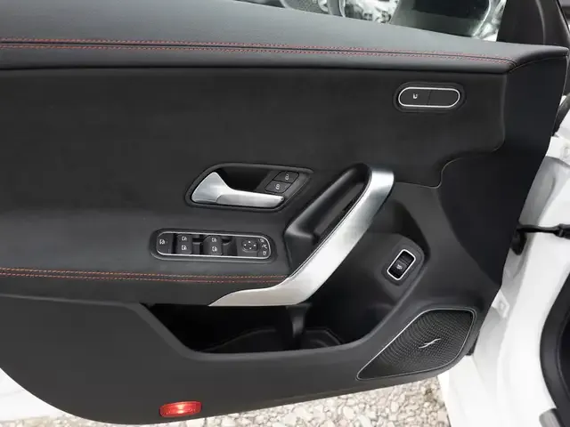 Mercedes-Benz CLA 220