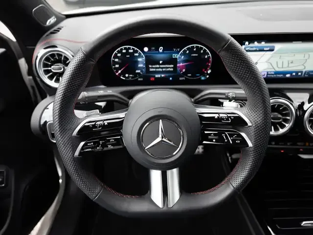 Mercedes-Benz CLA 220
