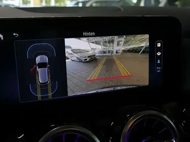 Mercedes-Benz GLA 180