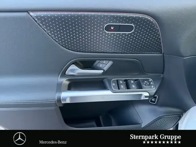 Mercedes-Benz EQB 300