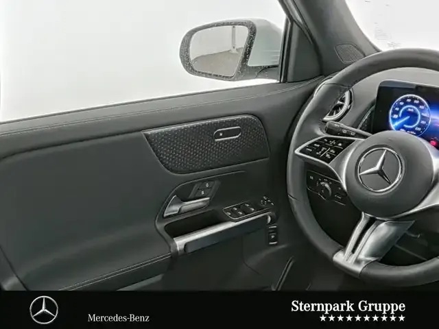 Mercedes-Benz EQB 300