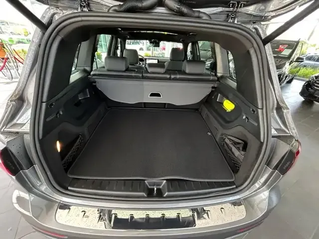 Mercedes-Benz GLB 220