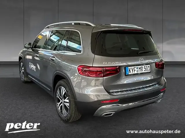 Mercedes-Benz GLB 220