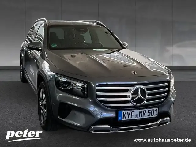 Mercedes-Benz GLB 220