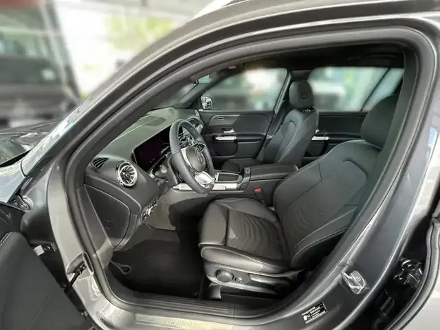 Mercedes-Benz GLB 220