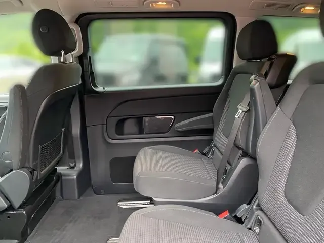 Mercedes-Benz V 220