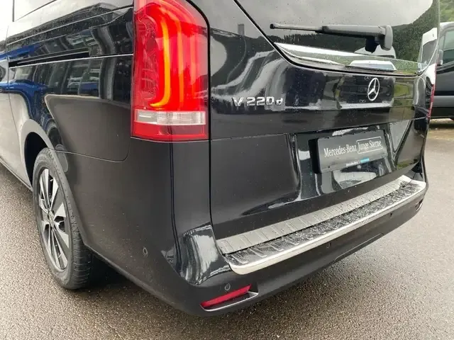 Mercedes-Benz V 220