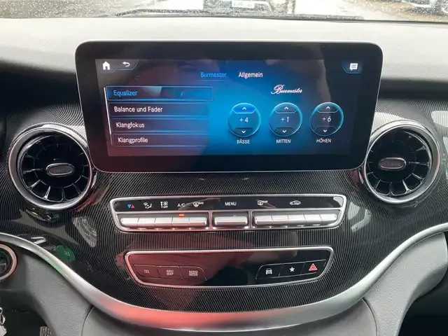 Mercedes-Benz V 220