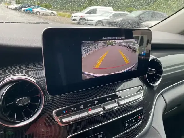 Mercedes-Benz V 220