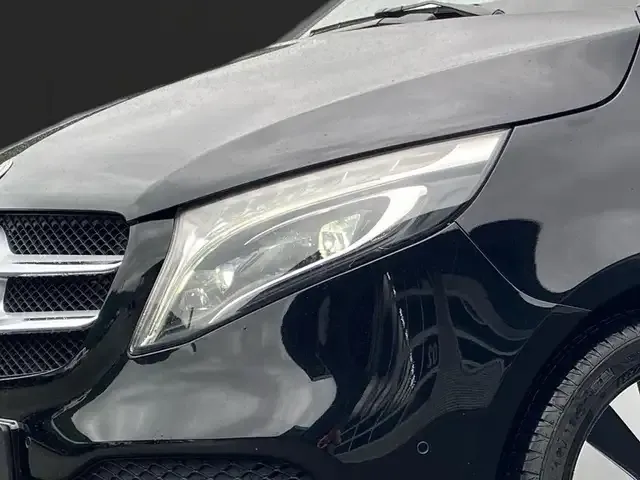 Mercedes-Benz V 220