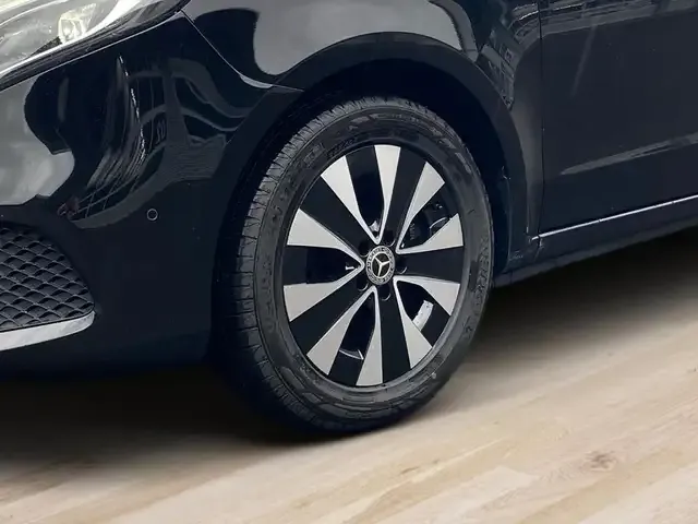 Mercedes-Benz V 220