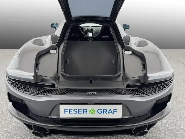 McLaren GT