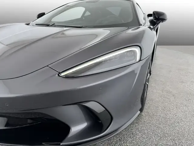 McLaren GT