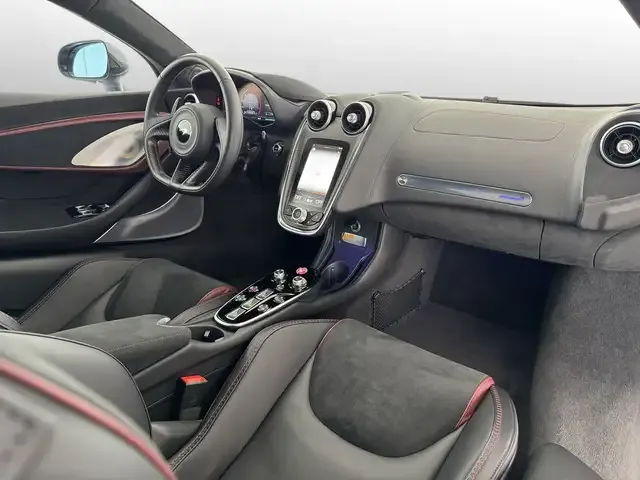 McLaren GT