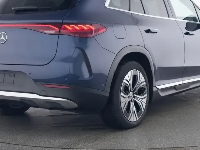 Mercedes-Benz EQE SUV