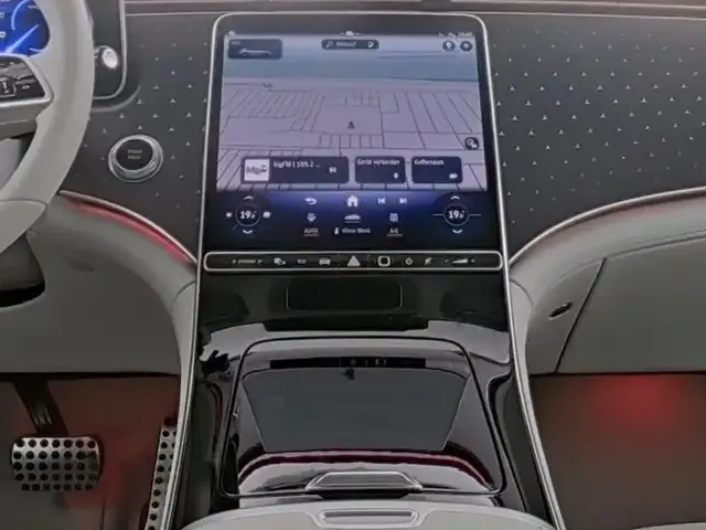Mercedes-Benz EQE SUV
