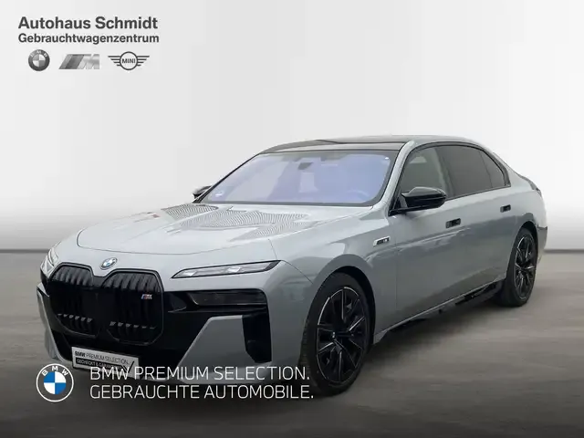BMW i7