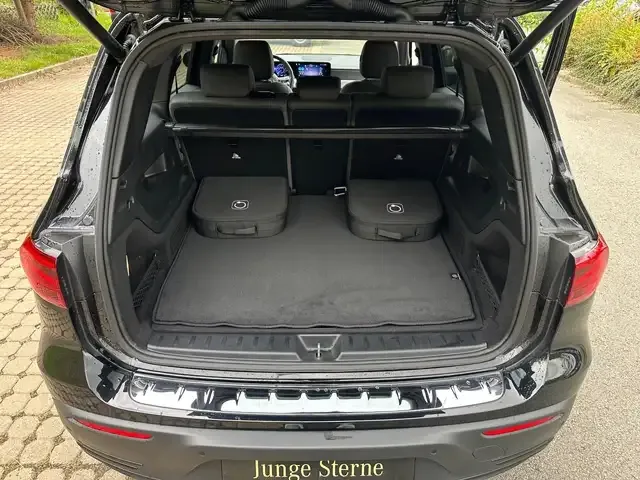 Mercedes-Benz EQB 300