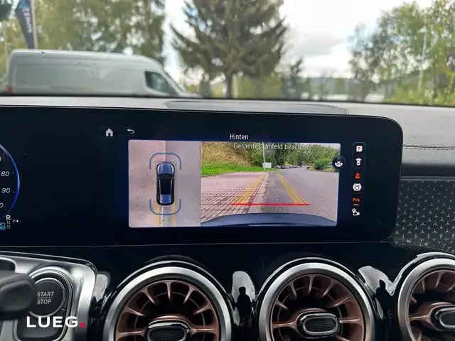 Mercedes-Benz EQB 300