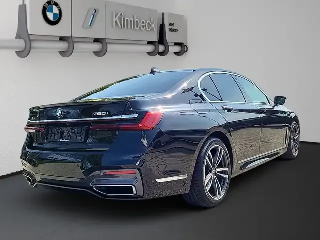 BMW 750