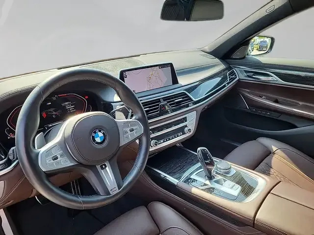 BMW 750